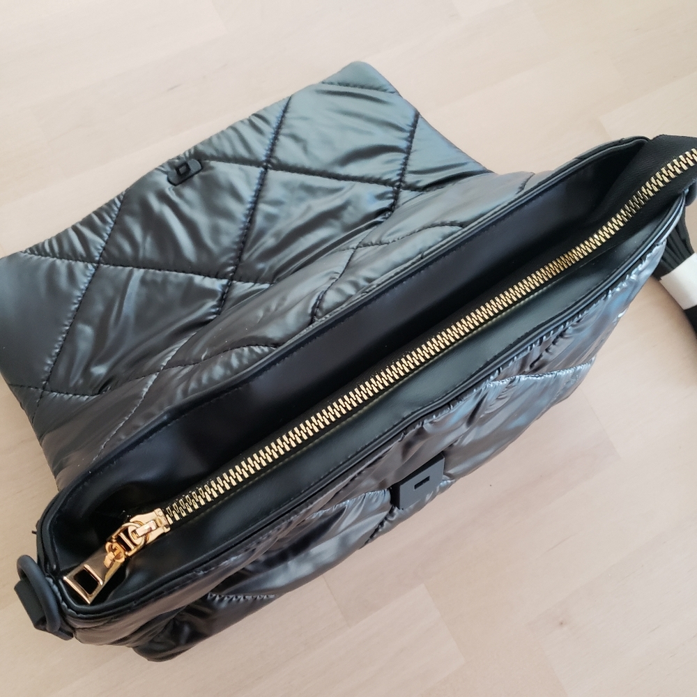 Quilted Crossbody Bag - Picture 6 of 7